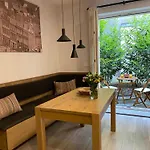 Officyna Apartment *